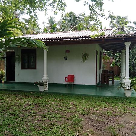 The Cascade Lodge Embilipitiya Exterior photo
